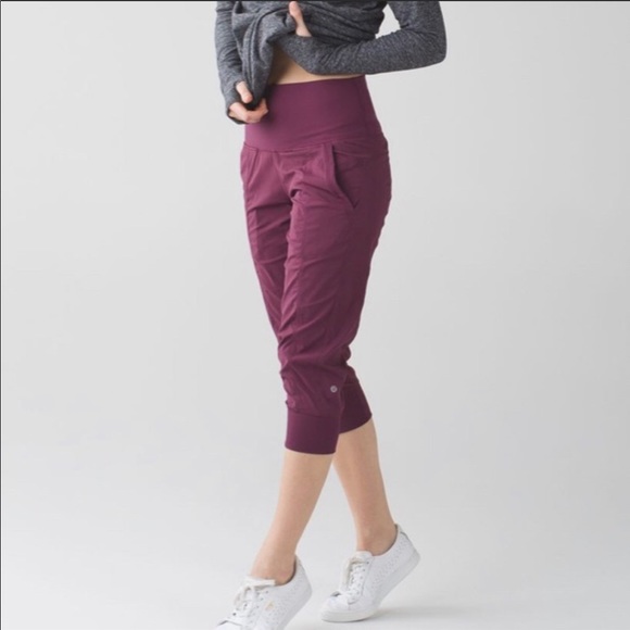 lululemon athletica Pants - Lululemon In Flux Crop 🍋